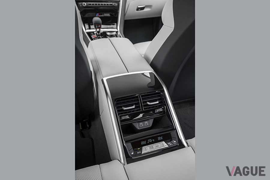BMW「M8グランクーペ」のインテリア