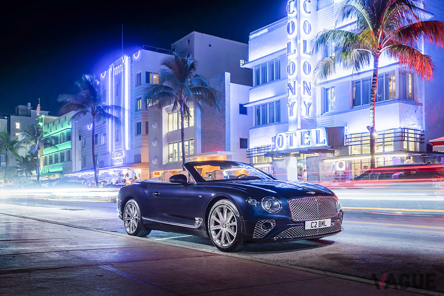 「コンチネンタルGT V8 コンバーチブル」専用にルーフは仕立てられた