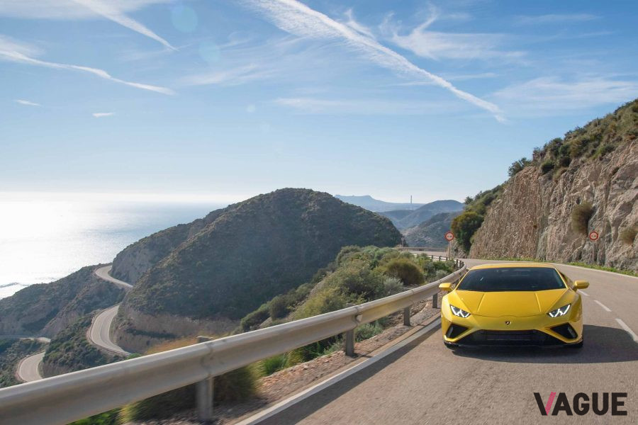 「ウラカンEVO RWD」は、ワインディングロードを走るのが楽しいモデルだ