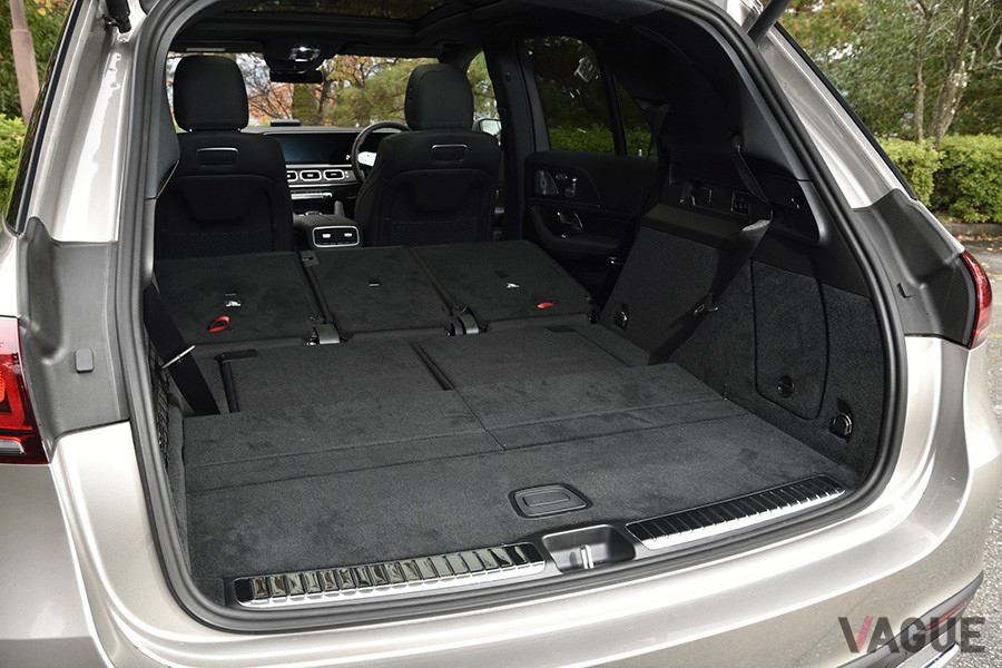 メルセデス・ベンツ「GLE 400 d 4MATIC Sports」の2／3列目シートを倒した際のラゲッジスペース