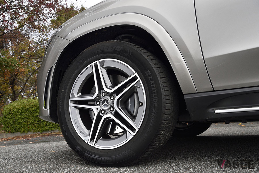 メルセデス・ベンツ「GLE 400 d 4MATIC Sports」（試乗車）のタイヤサイズは275／50R20