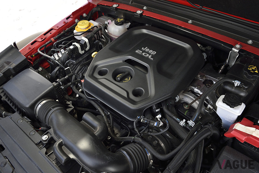 2リッター直列4気筒DOHCターボエンジンは、最高出力272馬力／5250rpm、最大トルクは400Nm／3000rpm