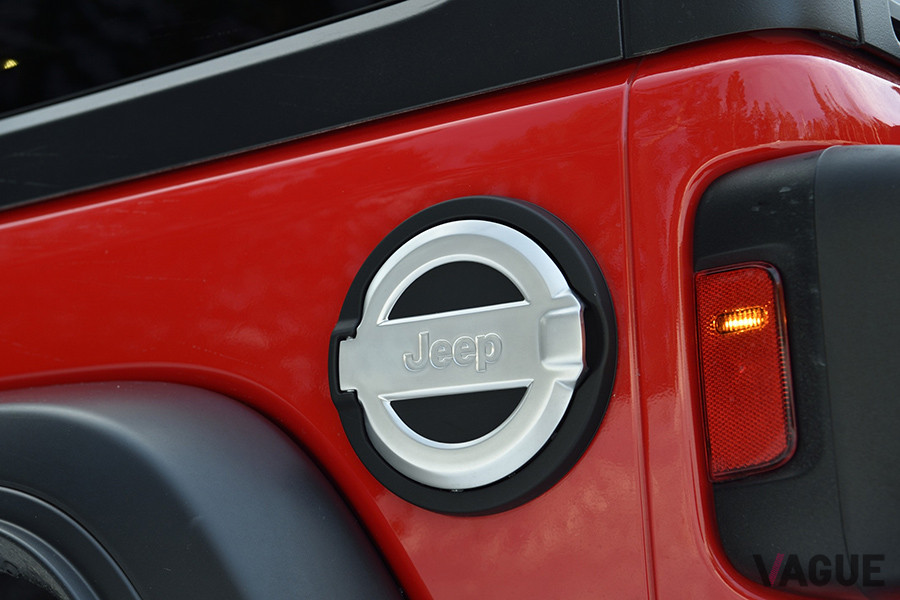 フィラーキャップにも「Jeep」の文字が刻まれ、ブランドをアピール