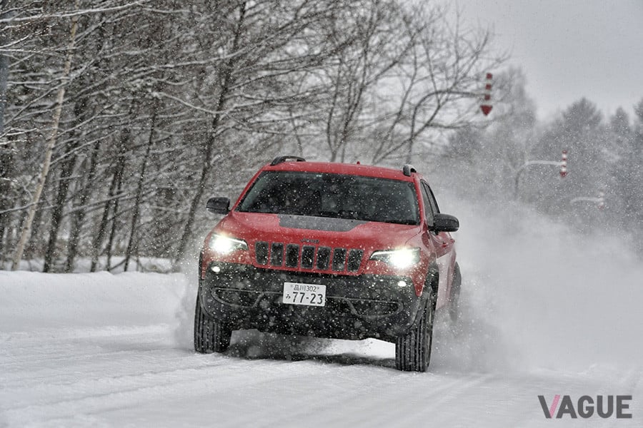 セレクテレインシステムを「AUTO」のままでも、雪道の一般道は過不足なく走破できる