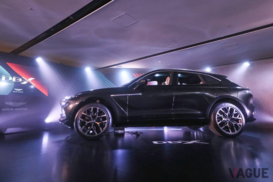 2019年11月21日、アストンマーティン初となるSUV「DBX」が日本初お披露目された