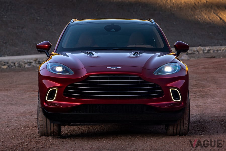 「DB」シリーズであることがわかる、伝統のグリル