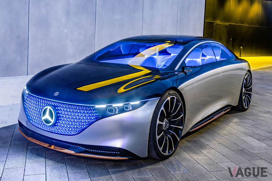 ツルツルギラギラしたVision EQSは、「ロングボンネット」「スモールキャビン」というこれまでの高級車のイメージに代わる、メルセデス・ベンツが提案する新たなラグジュアリーを示している