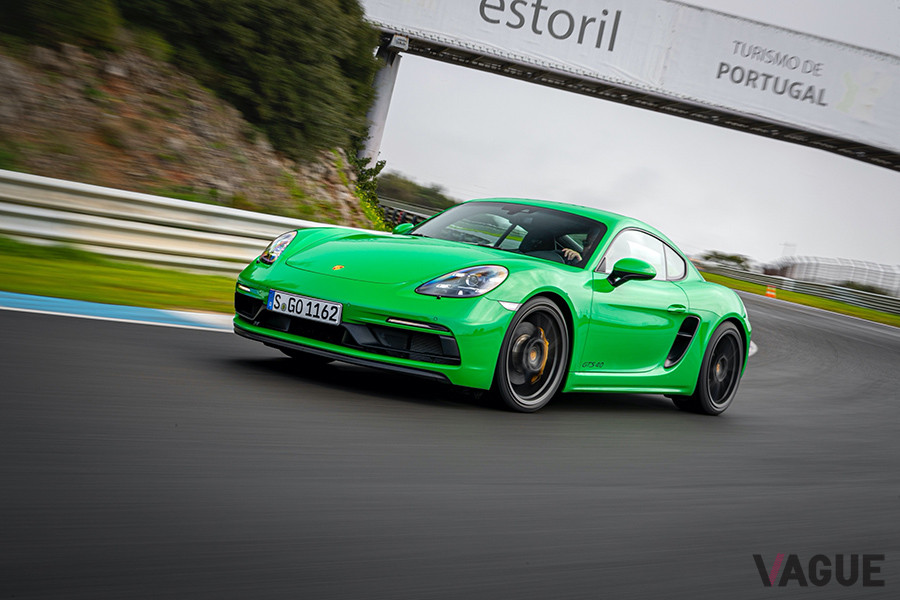 718ケイマン／ボクスターGTS 4.0の加速は、速度域やギアの段数、回転域に関係なく、常に豪快だ
