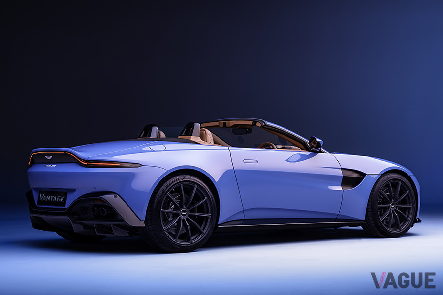 テールライトは、フルワイド・シグネチャーLEDテールランプ（ストップ/テールランプ、ダイナミック・インジケーター機能付き）となる