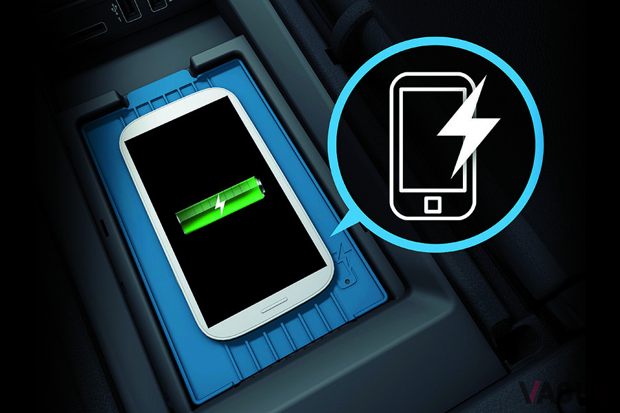Qi規格対応機種の携帯電話を無線充電するワイヤレスチャージング機能が標準装備