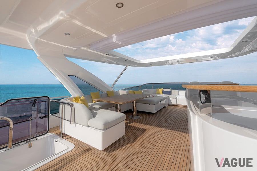 AZIMUT Grande25 METRIのフライブリッジ