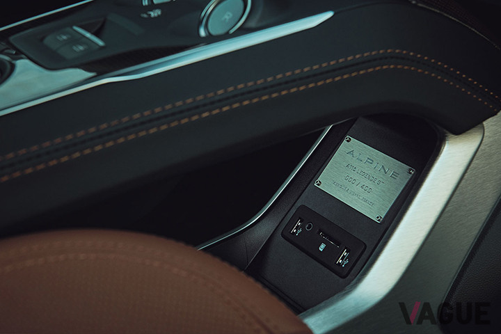 アルピーヌ「A110リネージGT」のプレート。シリアルナンバーが入る