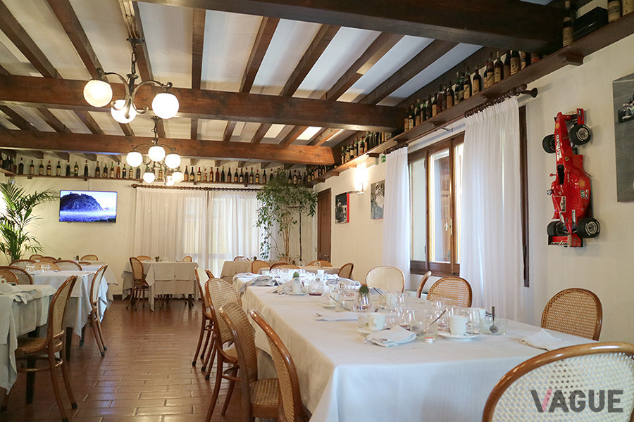 キャバリーノの店内は、イタリアのどこにでもあるようなクラシカルなつくりだ