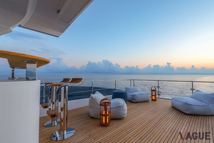 AZIMUT Grande25 METRIのフライブリッジ