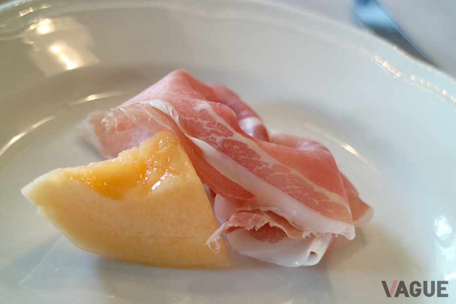 料理はシェアした方が、分量もちょうどよく、いろんな味を楽しむことができる