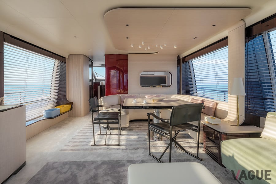 AZIMUT Grande25 METRIのサロンラウンジ