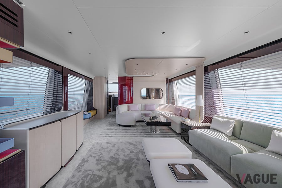 AZIMUT Grande25 METRIのサロンラウンジ