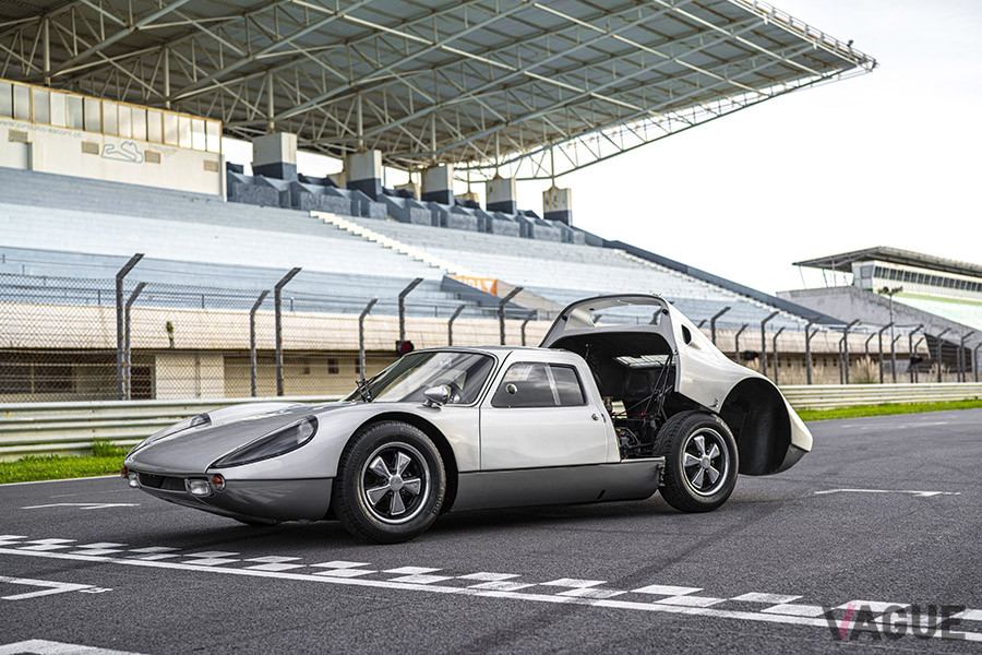 1964年から1965年の2シーズンにわたってレースで大活躍したポルシェ・カレラGTS