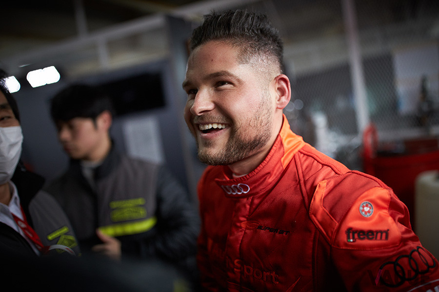 #21 Audi Team Hitotsuyama のAドライバー リストファー　ミース (Christopher Mies)選手