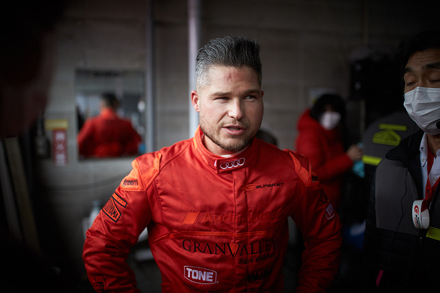 #21 Audi Team Hitotsuyama のAドライバー リストファー　ミース (Christopher Mies)選手
