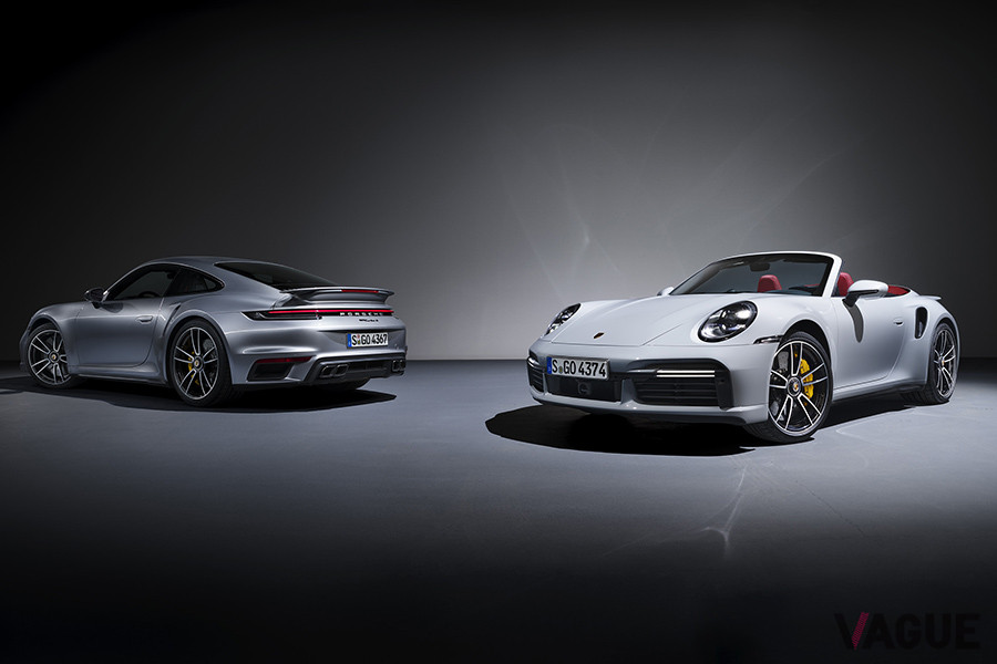 ポルシェ「911」のトップエンドモデル「911ターボS」（左）と「911ターボSカブリオレ」（右）