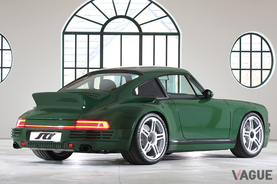 自然吸気エンジンを採用したRUF「SCR」のプロダクションモデル