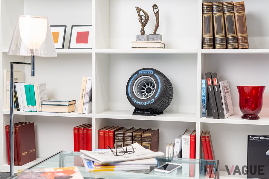 書棚などにオブジェとして置いてみるのもいい