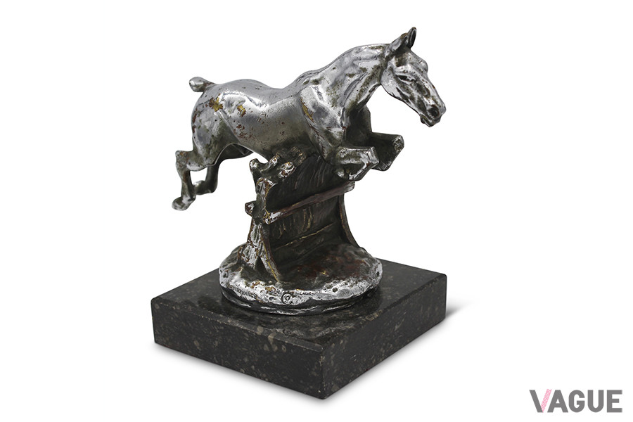 La Haie (The Hedge) by d'Illiers, ca. 1920s／Sold For $132 (c)2019 Courtesy of RM Sotheby's