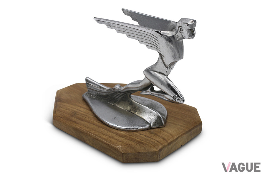 Auburn 'Winged Man' by K. E. Stant, ca. 1931-34／Sold For $840 (c)2019 Courtesy of RM Sotheby's