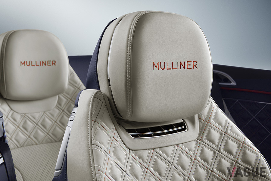 ヘッドレストには、MULLINERの文字が奢られる