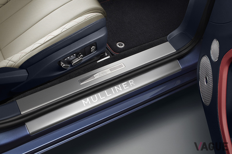 サイドシルには、MULLINERの文字が刻印されている