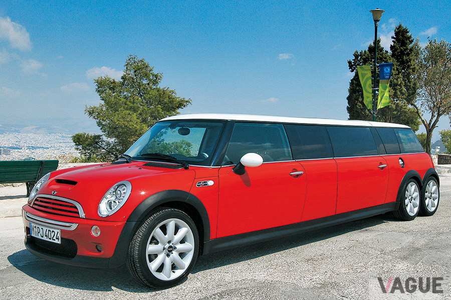 2004年のアテネ五輪の際、VIPを運ぶリムジンとして登場した「MINI XXL」