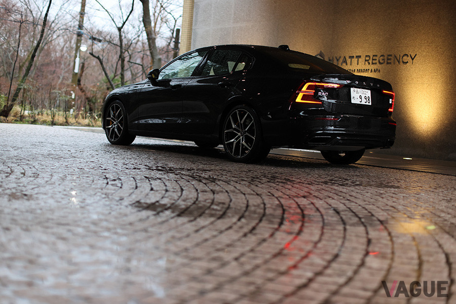 ボルボ「S60 T8ポールスターエンジニアード」のリアスタイル