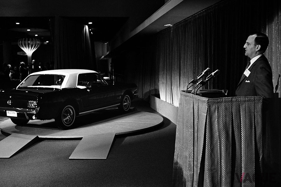 1964年、ニューヨークワールドフェアでの初代マスタング発表