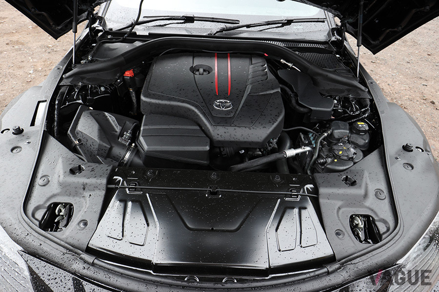 トヨタ「スープラ」RZのエンジン。2リッター直4ターボで、197ps・320Nmを発生