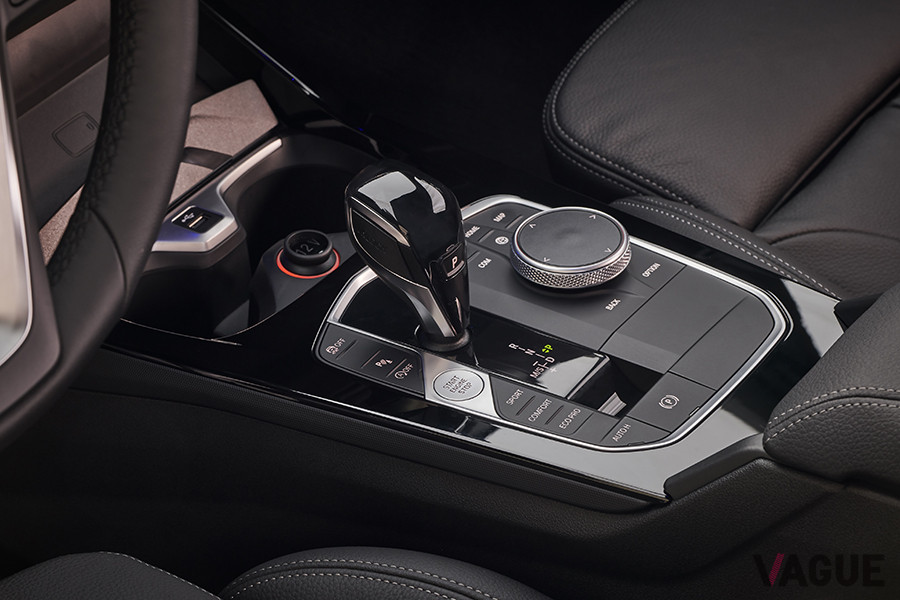 BMW「118d」のトランスミッションは8速AT