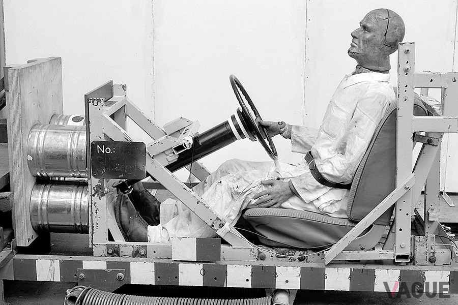 1965年の衝突実験で最初に使われたアメリカ製のダミー人形。オスカーと呼ばれた