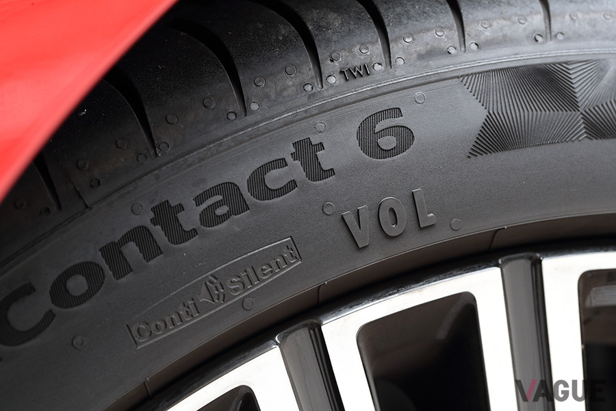 ボルボモデルの新車装着タイヤには「VOL」の文字