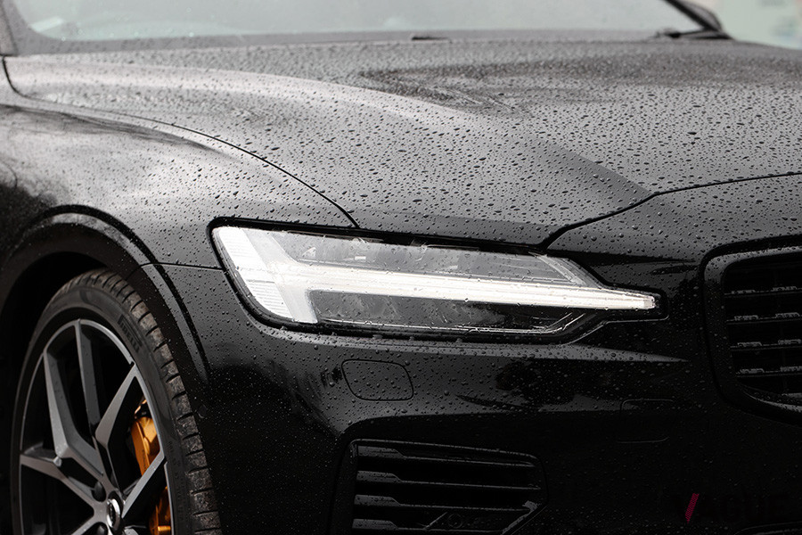 トールハンマーデザインのヘッドライト