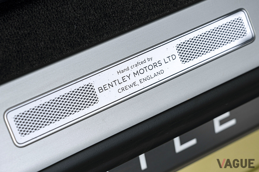 コンチネンタルGTは、クルーの職人たちの手によって生み出される