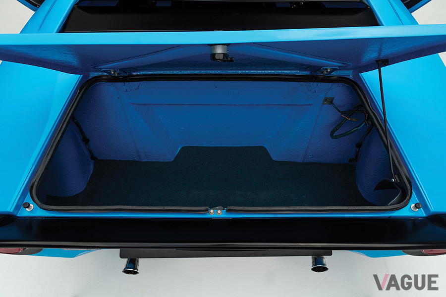 リアにはトランクも確保されている（C）2020 Courtesy of RM Sotheby's