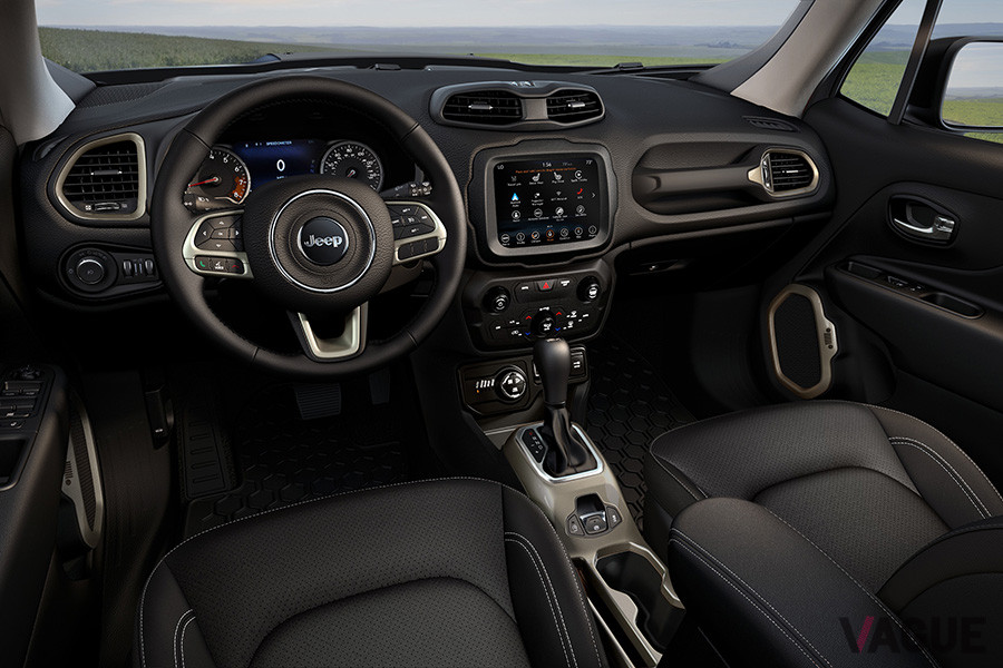 Jeep「レネゲード」のインパネ