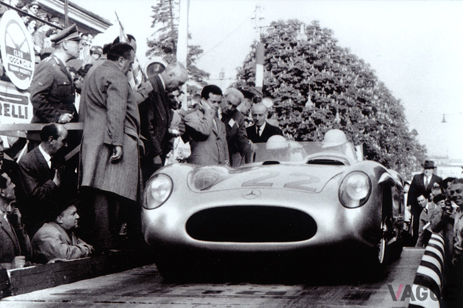 1955年のミッレ・ミリアで総合優勝を果たしたメルセデス・ベンツ300SLR（W196S）
