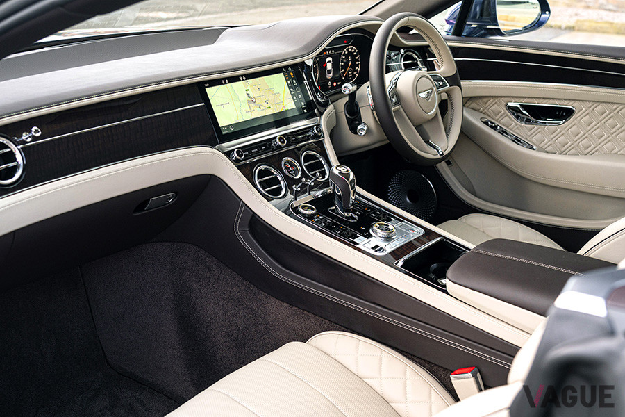 標準的な仕様で1台につき10頭分以上の牛革が必要