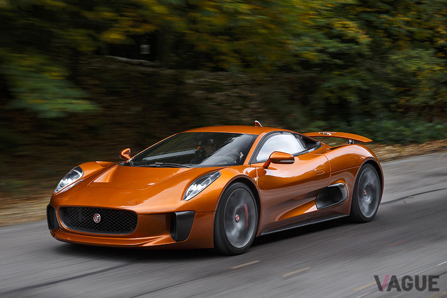 「007スペクター」にて敵役「Mr.ヒンクス」の愛車として登場したジャガー「C-X75」