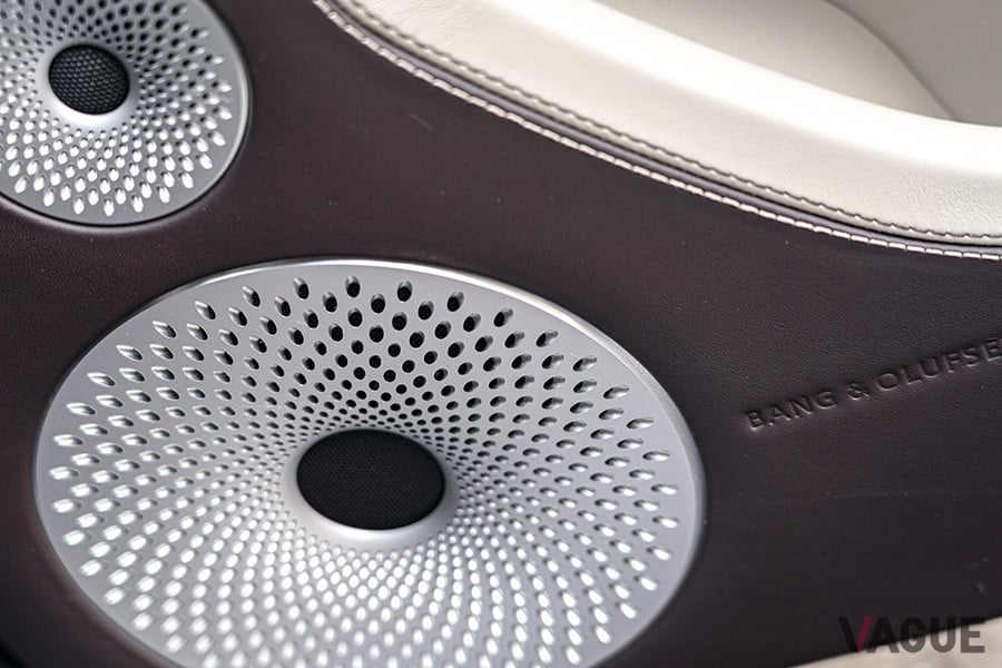 オーディオもBang & Olufsen for Bentleyがセットされる