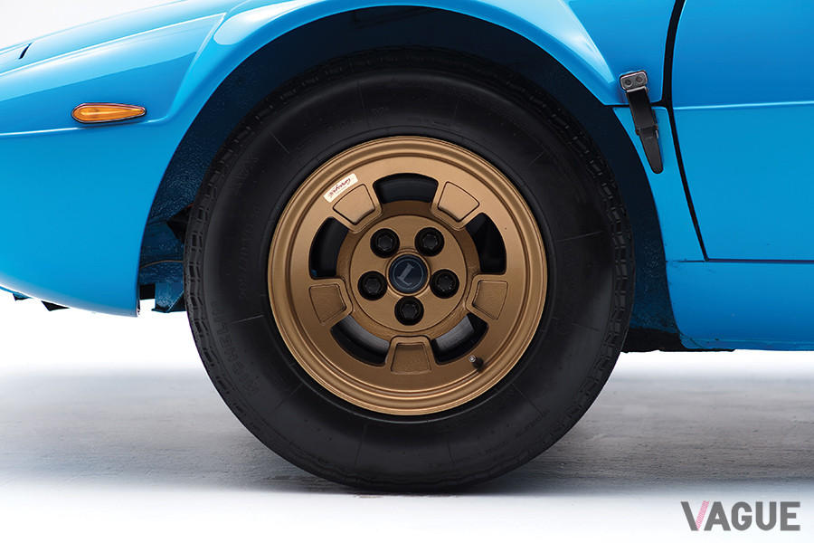フロントタイヤのサイズは、205／70VR14（C）2020 Courtesy of RM Sotheby's
