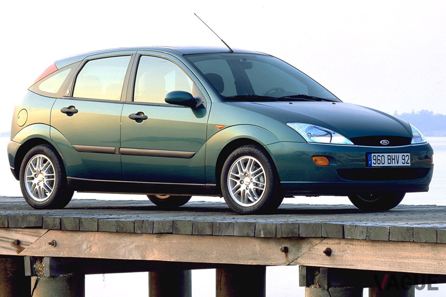 1997年式の初代フォード「フォーカス」。5ドアハッチバックとステーションワゴンがあった