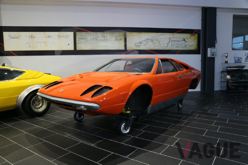 ランボルギーニ・ウラッコ（コンセプト）：ベルトーネ主導で1970年に製作された一次試作車