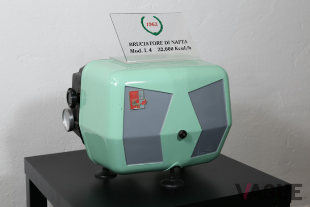 1960年から「ランボルギーニ・ブルチアトーリSpA」を設立。業務用ボイラーと空調設備の製造にも乗り出したている